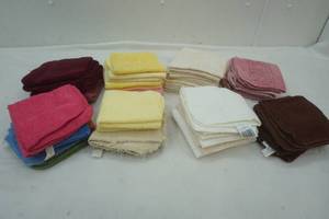lot 197 image: New and Like New Washcloths 40ct
