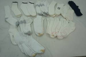 lot 210 image: NEW Socks Lot, without tags. 28 Pairs