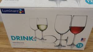 lot 185 image: Lot of 10 Wine Glasses -12 Oz