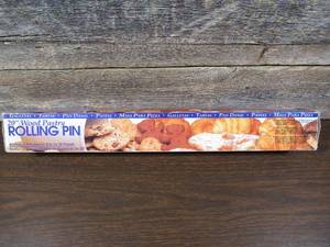 lot 184 image: Progressive International 20 Wood Pastry Rolling Pin