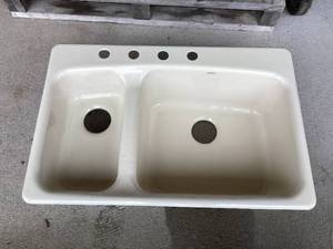 lot 106 image: Kohler Lakefield Enamel Cast Iron Sink  HighLow Drop-in