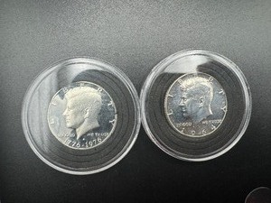 GEM PROOF KENNEDY 1964 & 40% SILVER BICENTENNIAL HALVES (2 Coins)