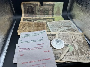 2016 ROO & MIXED FOREIGN CURRENCY INCL JAPAN WWII CURRENCY & 2016 .9999 SILVER KANGAROO