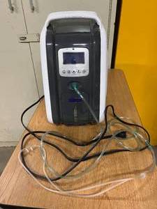 lot 25 image: Medical Oxygen Concentrator or Air Purifier - Excellent Working Condition