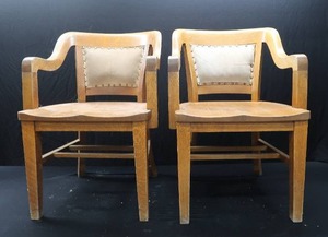ANTIQUE VINTAGE OAK BANKERS  CAPTAINS CHAIRS
