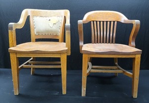 ANTIQUE VINTAGE OAK BANKERS  CAPTAINS CHAIRS