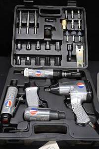 DeVILBISS AIR TOOLS WITH ATTACHMENTS