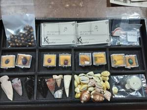 Loose Stones, Arrowheads & Shells