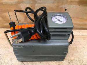 lot 104 image: Flag House Small Air Compressor