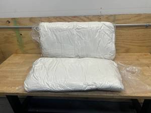 lot 77 image: Lot of 2 Pillows