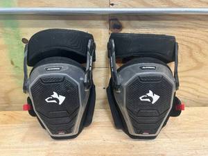 lot 79 image: HUSKY Soft Cap GelFoam Stabilizer Knee Pads