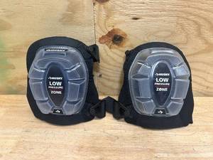 lot 80 image: HUSKY Gelite Flat Terrain Kneepads