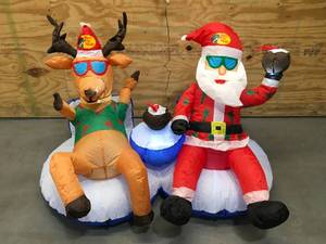 lot 88 image: Bass Pro Shops Festive Christmas Float