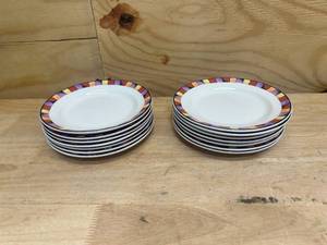 lot 113 image: STEELITE INTERNATIONAL Lot of 14- Small Dinner Plates (6-12)