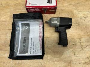 lot 134 image: HUSKY 250 ft.lbs. 38 In. Impact Wrench