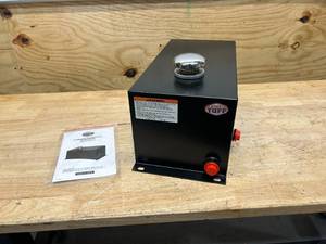 lot 98 image: FIELD TUFF 5-Gallon Hydraulic Reservoir