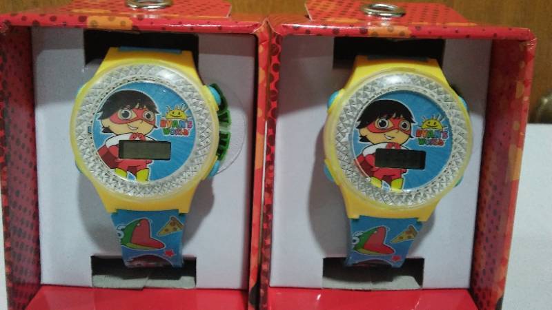 Ryans World Flashing Digital Watch (2)