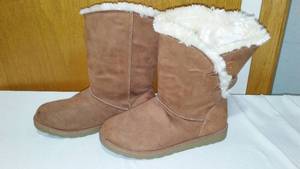 Kohls Fleece Lined Slip-on Boots.