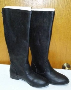 American Eagle Women�s Boots.