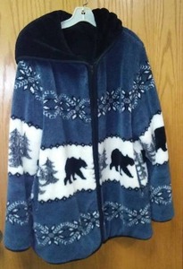 Women Hooded Fleece Jacket.