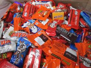 lot 24 image: 15 lbs Assorted Candy in date...