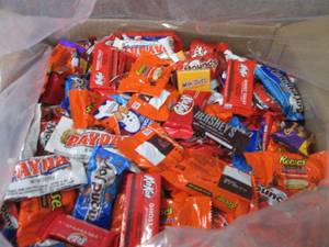 lot 27 image: 15 lbs Assorted Candy in date...