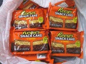 lot 64 image: 12- 2.75 oz Reeses Snack Cakes...