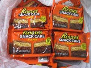 lot 65 image: 12- 2.75 oz Reeses Snack Cakes...