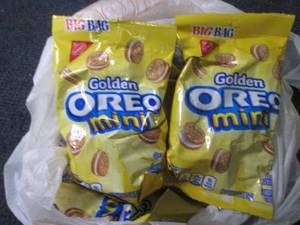 lot 85 image: 12- 3 oz Oreos Golden Minis...