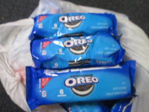 lot 92 image: 12- 2.4 oz Oreos...