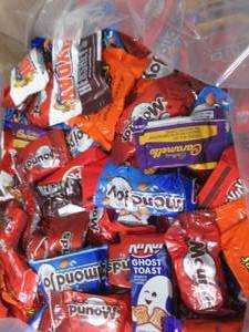 lot 119 image: 15 lbs Assorted Candy in date...