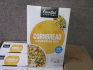 lot 147 image: 12- 6 oz Essential Everyday Cornbre...