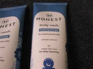 lot 151 image: 6- 8 oz Honest Soothing Therapy Bod...