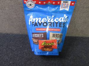lot 155 image: 17.6 oz Americas Favorites Sharing...