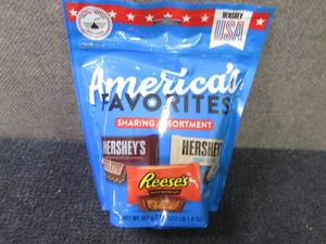 lot 158 image: 17.6 oz Americas Favorites Sharing...