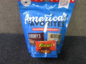 lot 159 image: 17.6 oz Americas Favorites Sharing...
