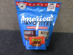 lot 162 image: 17.6 oz Americas Favorites Sharing...