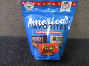 lot 163 image: 17.6 oz Americas Favorites Sharing...