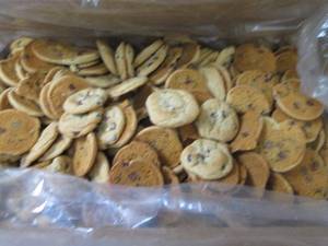 lot 193 image: BB 8 lb FROZEN Roundy Mini Milk Cho...