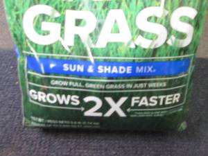 lot 220 image: Scotts Turf Builder Rapid Grass Sun...