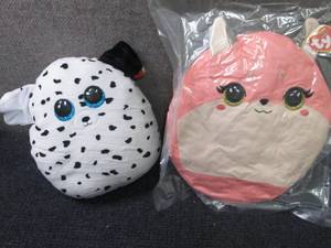 lot 348 image: 2 Ty Squish Beanies...