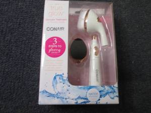 lot 366 image: True Glow by Conair Skincare Treatm...