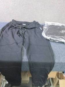 lot 431 image: 2 Mens Medium Gym Wolf Black Jogge...