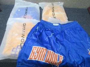 lot 442 image: 5 Pair Mens Small Gym Wolf Athleti...