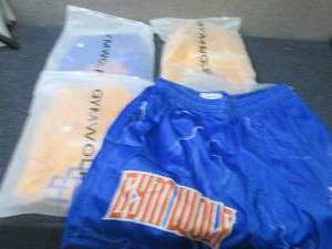 lot 443 image: 5 Pair Mens Small Gym Wolf Athleti...