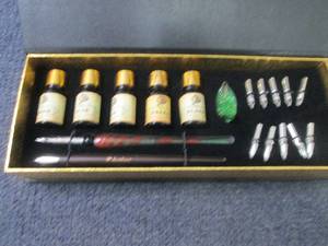 lot 476 image: 2- 20-Piece Daveliou Complete Call...