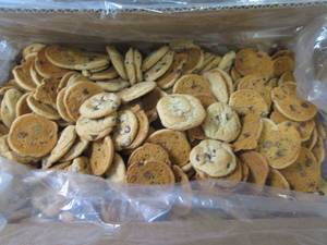 lot 192 image: BB 8 lb FROZEN Roundy Mini Milk Cho...