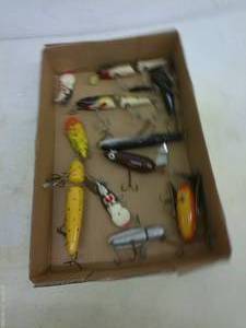 lot 101 image: Assortment of Vintage Fishing Lures - 10 Pieces