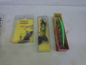 lot 108 image: Set of 3 Hellraiser Fishing Lures - Bear Trap and Psycho Path