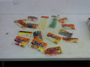 lot 143 image: Assortment of Bayside soft Fishing plastics - 15 Count